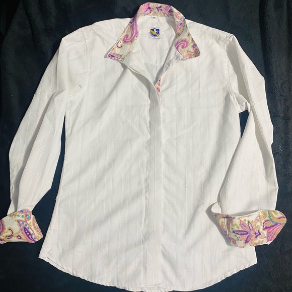 Cozy Pink and White Turtleneck Sweater - Picture 2 of 16